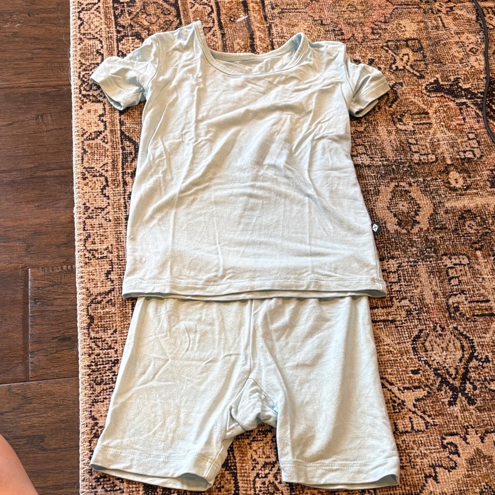 Kyte baby set in light blue (2T)